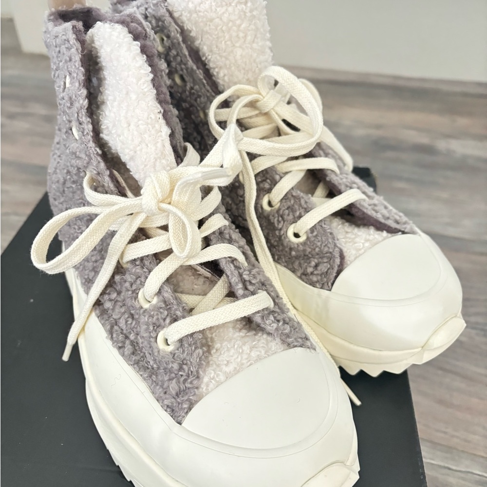 Converse Run Star Hike Sherpa High Top Sneakers Size 7.5 - Brand New with Box - Picture 2 of 7